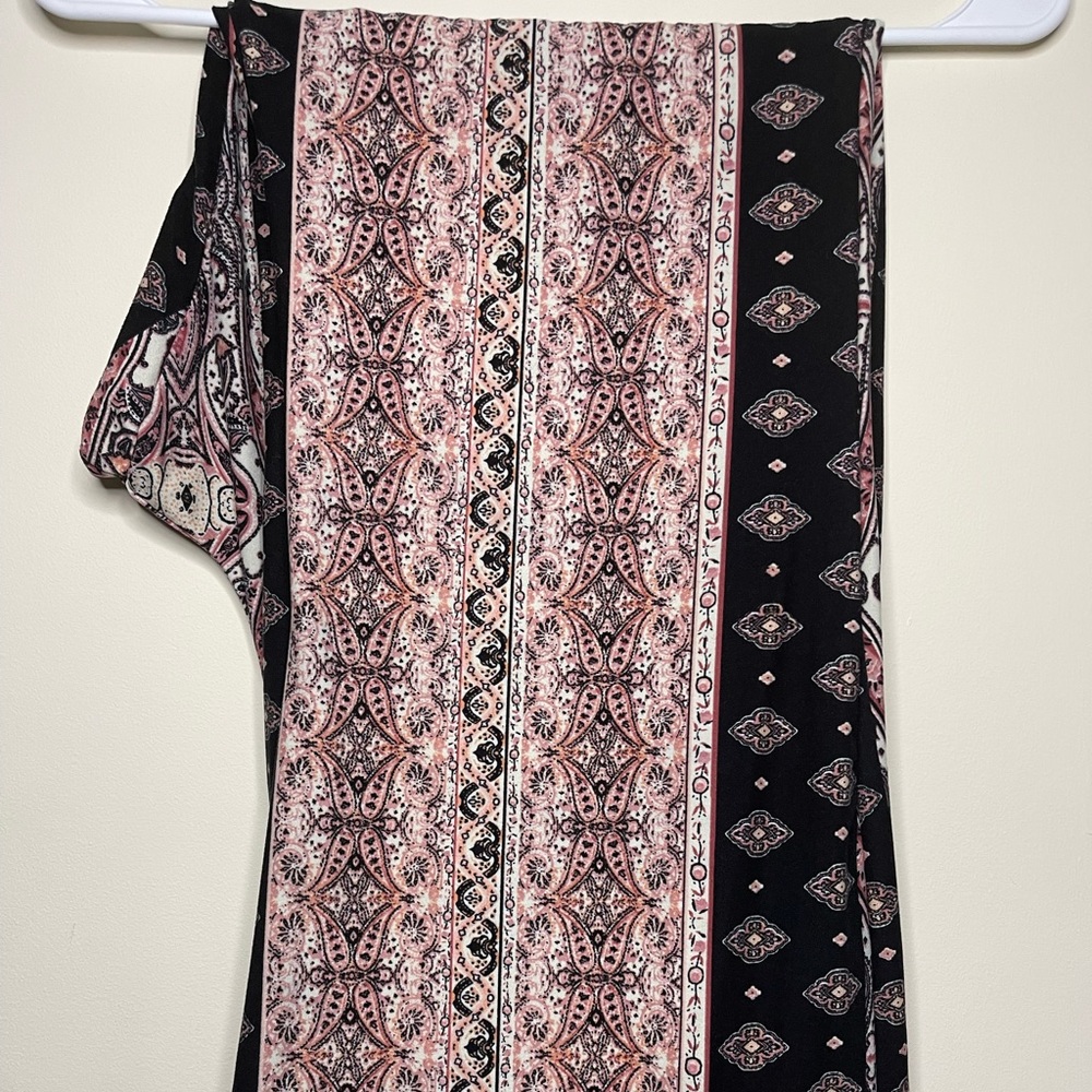 Pink and black paisley plus size stretchy pants
